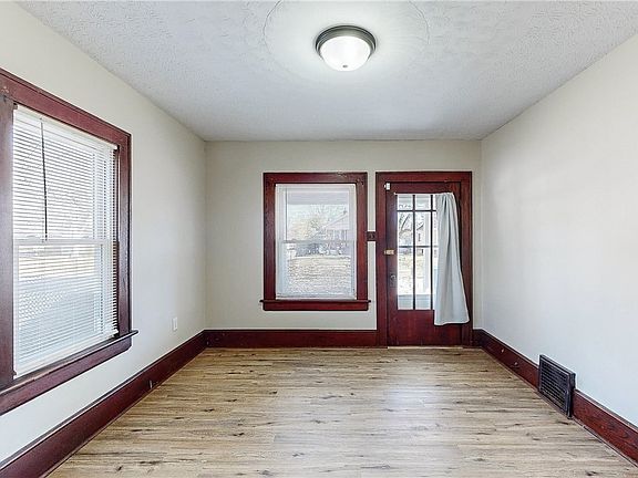 5th image of 468 Tompkins Ave
