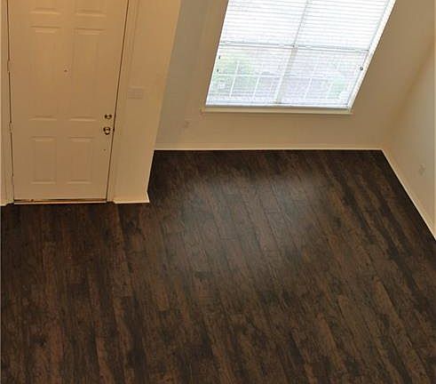 3rd image of 851 Mullrany Dr