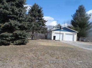 714 W Shore Dr, Stanton, MI