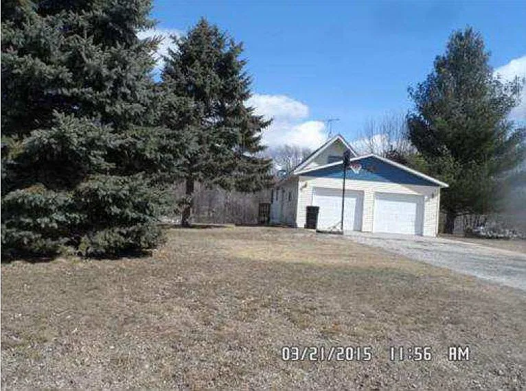 714 W Shore Dr photo 1