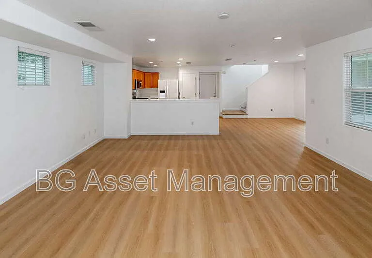 128 Kingfisher St — Photo 2