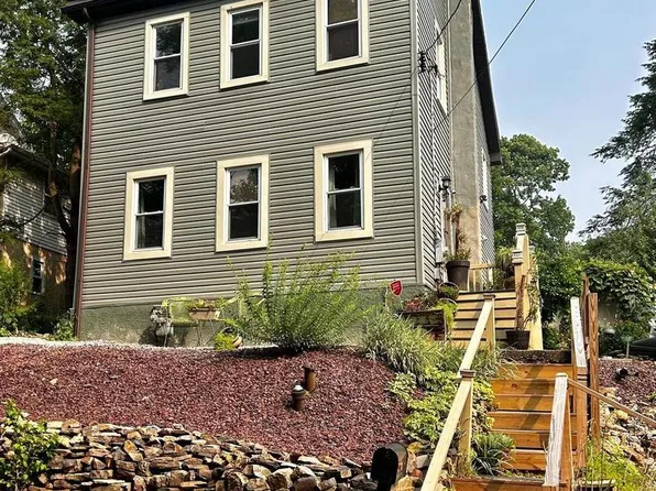 658 Macoby Ave, Green Lane, PA 18054