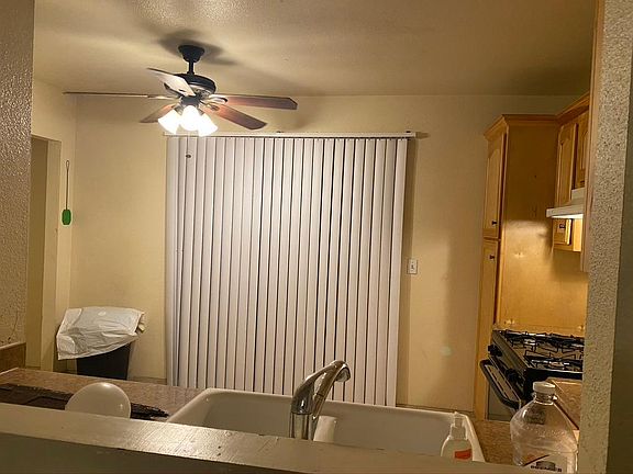 Kitchen / dining area