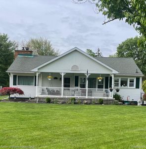 9405 Highland Dr, Grosse Ile, MI, 48138