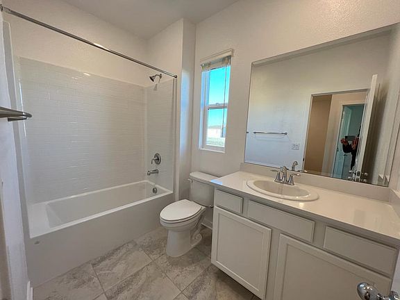 5th image of 5301 E Commerce Way Unit 58101