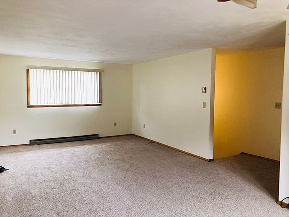 3rd image of 46 Murphy Ln