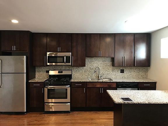 2nd image of 1213 W Erie St #0
