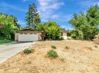 1084 Golden Way, Los Altos, CA 94024