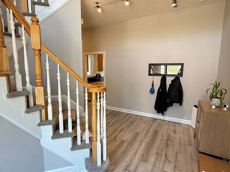 115 Sheldon Ct — Photo 13