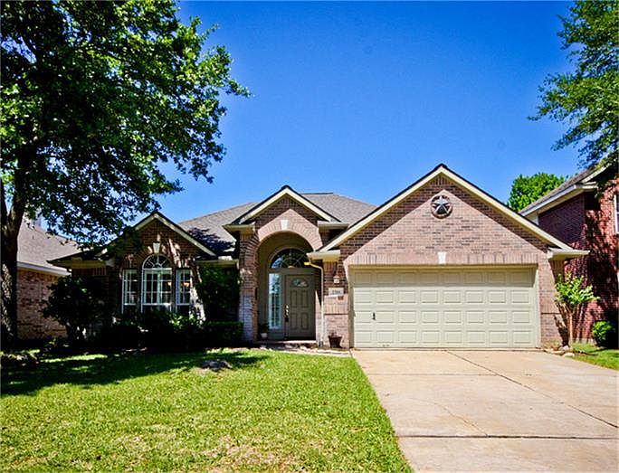 1st image of 2314 Standing Oak Ln