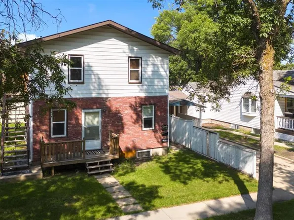5212 E 52nd St, Camrose, AB T4V 1V8