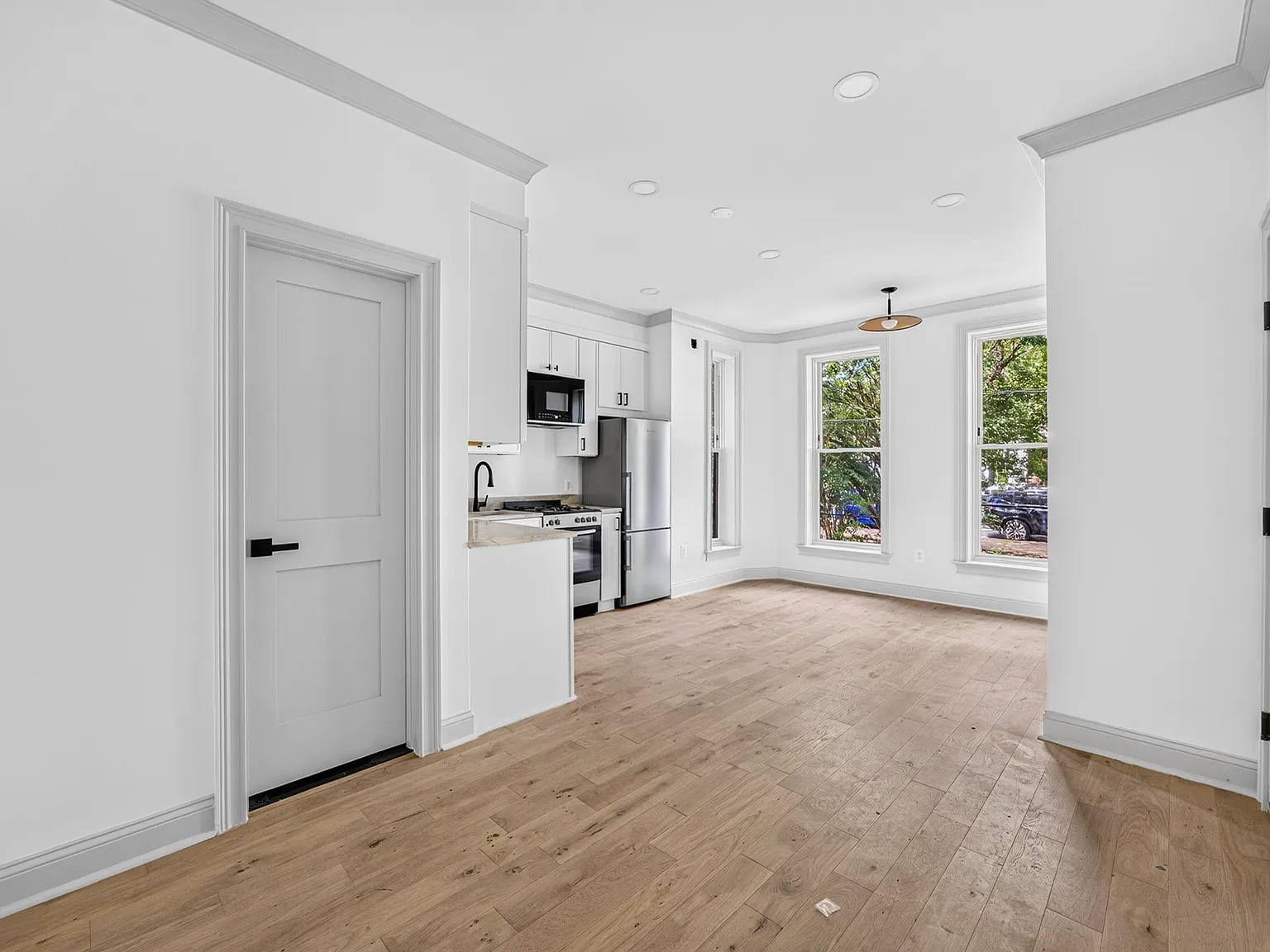 311 E Capitol St NE — Photo 4