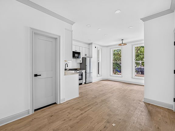 4th image of 311 E Capitol St NE #1