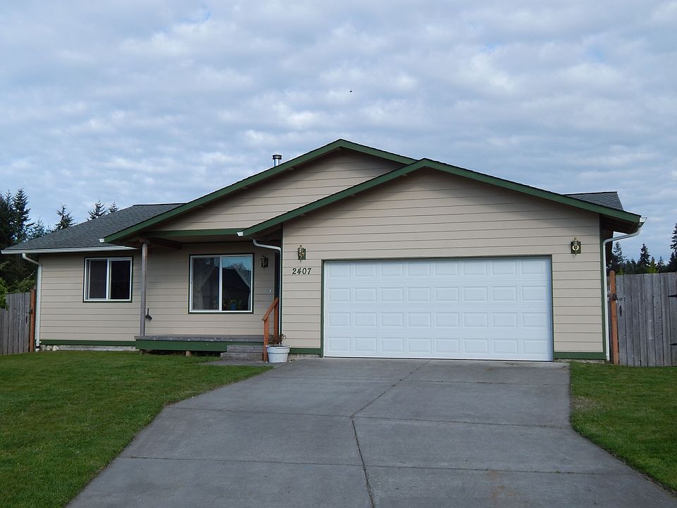1st image of 2407 Arbutus St