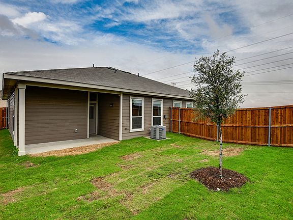2nd image of 609 Blackland Dr