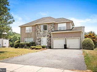 417 Flock Rd, Hamilton, NJ 08619