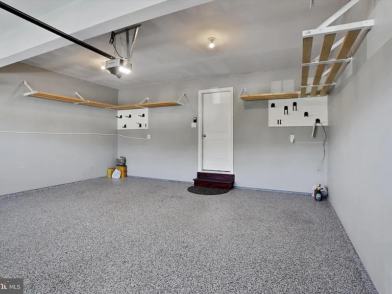 28 Long Bend Dr — Photo 40