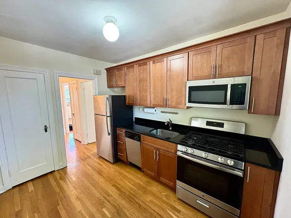 25-71 48th St #2, Astoria, NY 11103