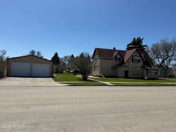 806 Griggs Ave, Grafton, ND 58237