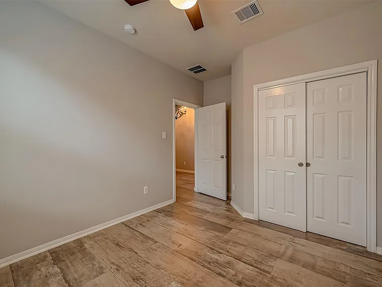 8306 Hampton Bay Dr — Photo 32