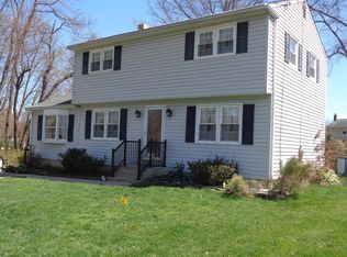 12 Darien Ct, Hamilton, NJ 08620