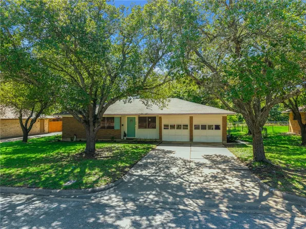 308 Madeline Dr, Bryan, TX 77802