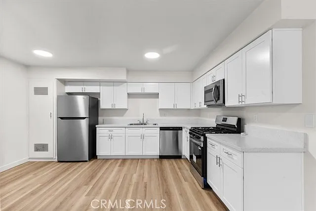 2 bed, 1100 sqft, $2,000 — Photo 3