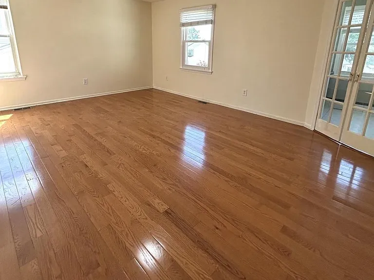 1321 Butterfield Ln — Photo 7