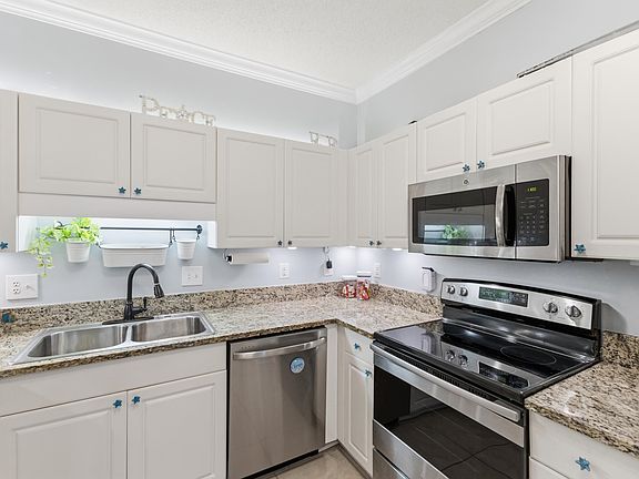3rd image of 9776 Leyland Dr. #5