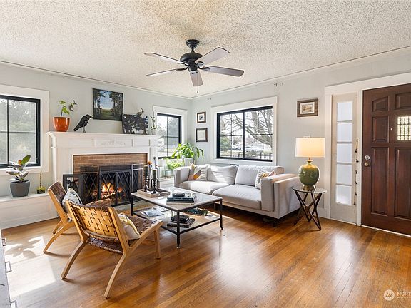 5th image of 3639 Tacoma Avenue S