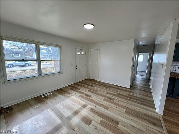 3rd image of 1808 W 20th St