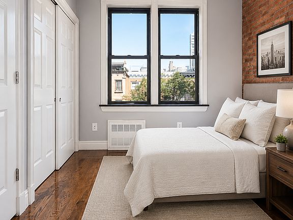 2nd image of 239 W 14th St #5E