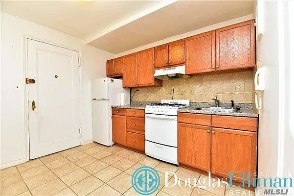 Rented by Douglas Elliman | media 15