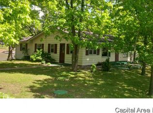 30452 Pine Ln, Girard, IL 62640