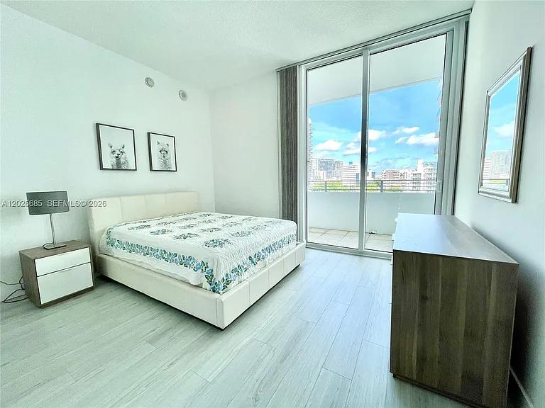350 NE 24th St #709 — Photo 12