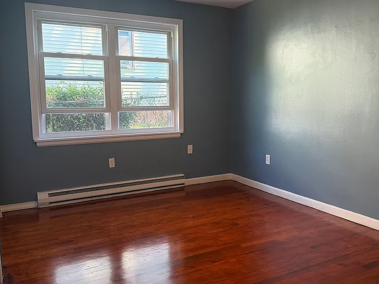 350 Cherry St — Photo 5