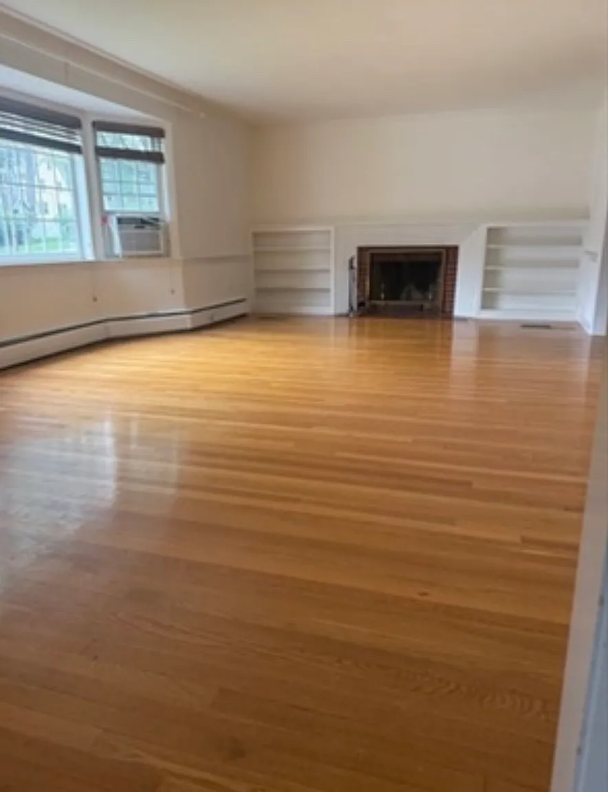2 bed, 1.5 bath, 1819 sqft, $3,900 — Photo 4