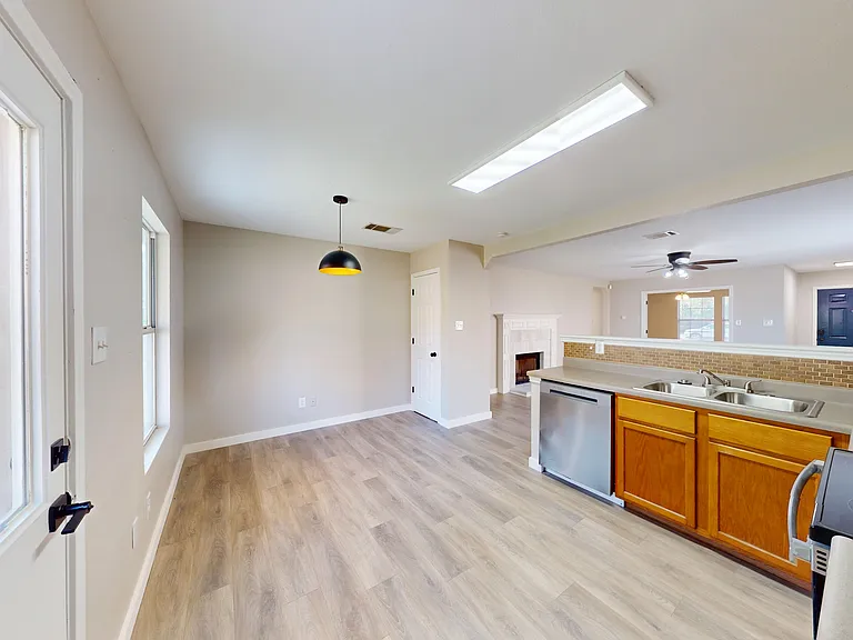 145 S Willow Way — Photo 15