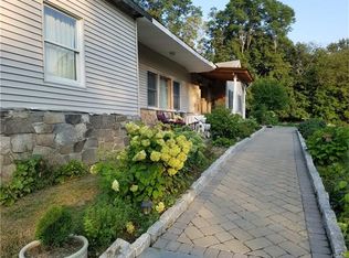 302 Saint Andrews Rd, Walden, NY 12586