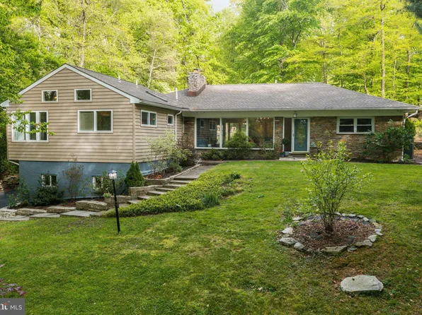 2115 Willow Brook Dr, Huntingdon Valley, PA 19006