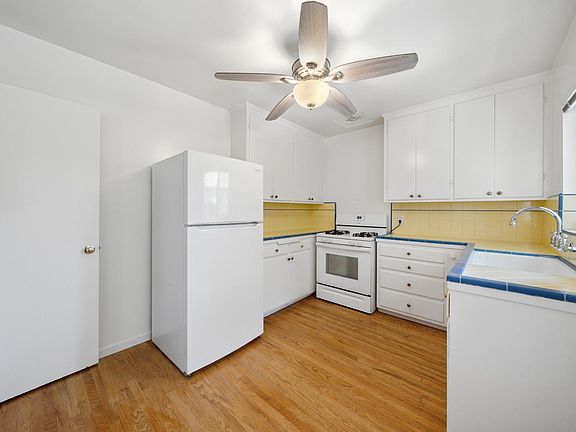 2nd image of 1308 Hoover St APT 3