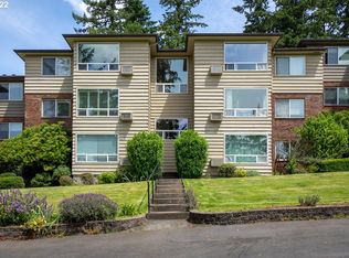 8410 SW Canyon Ln APT 4, Portland, OR 97225