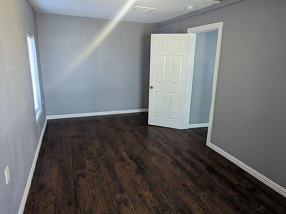 5th image of 1713 N Ross Ave