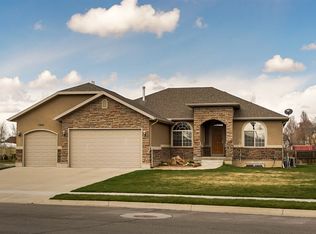 1388 W 1580 N, Clinton, UT 84015