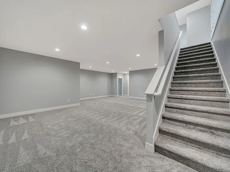 8615 Highview Cir — Photo 13