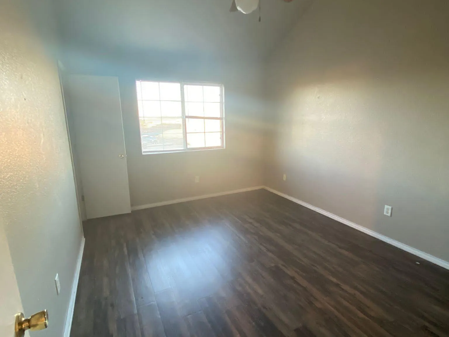 3 bed, 1184 sqft, $950 — Photo 4