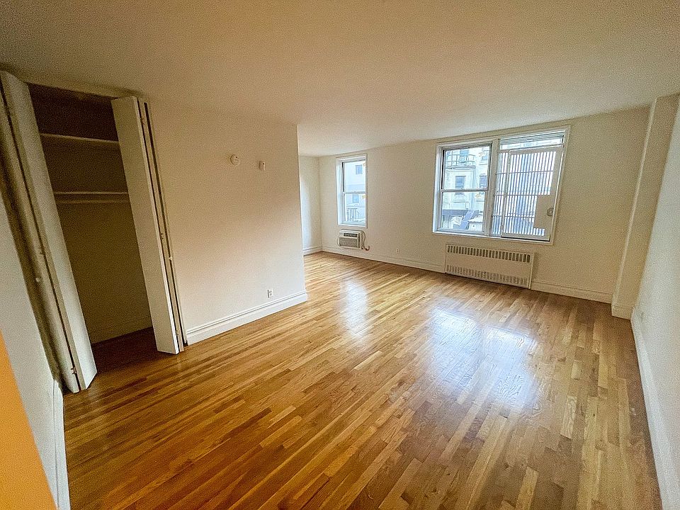 1st image of 310 W 47th St APT 3B
