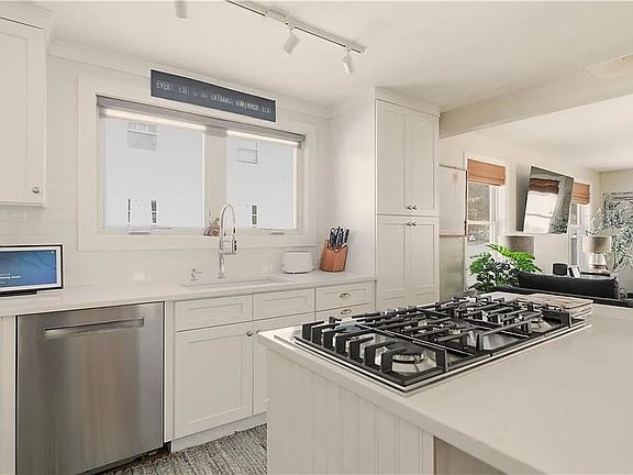 3rd image of 118 Center Ave