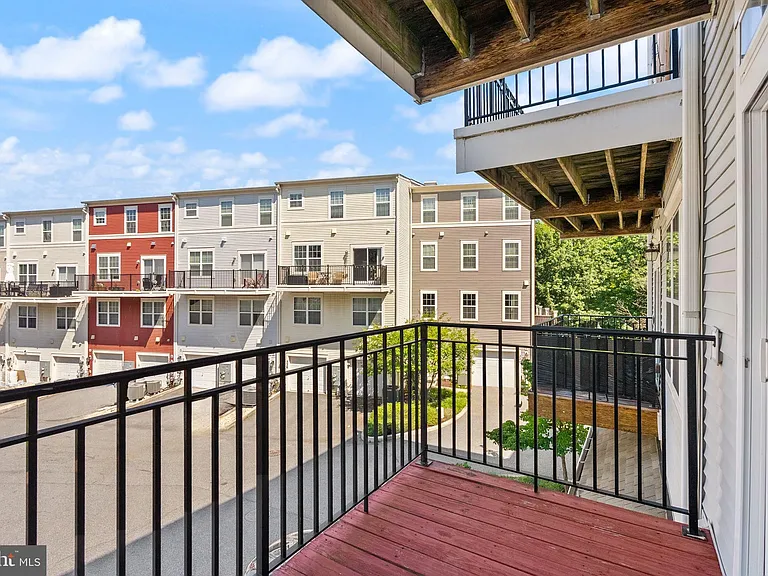 242 N Summit Ave #21 — Photo 42