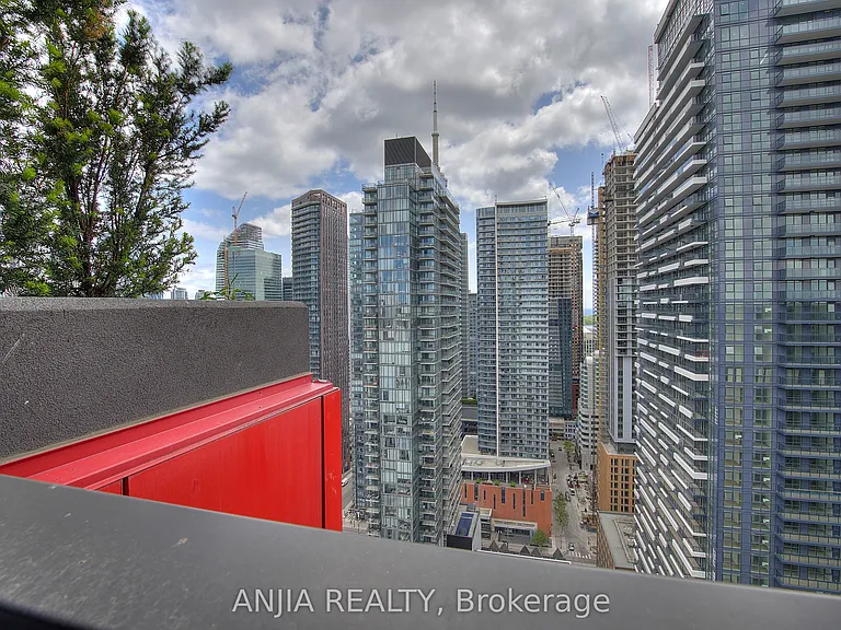 318 Richmond St W #3106 — Photo 3